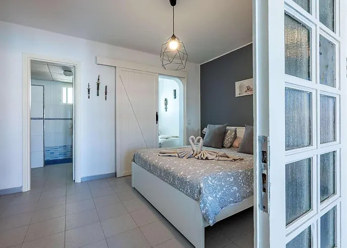 Auralis * Puerto del Carmen (Lanzarote)