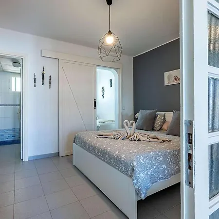 Auralis * Puerto del Carmen (Lanzarote)